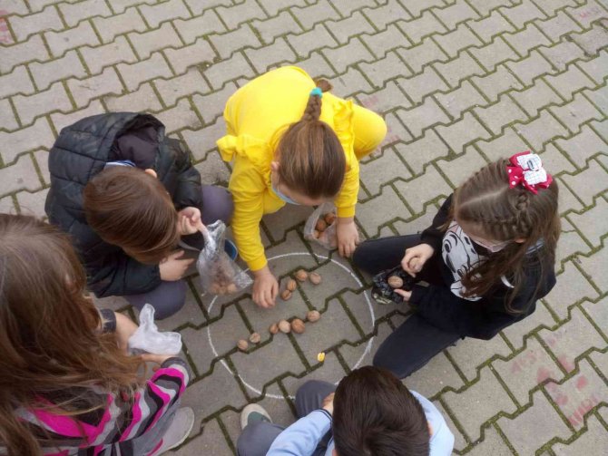 Minik Öğrenciler "Adım Adım Ata’m" Projesiyle Atatürk’ün Hayatını Öğrendiler