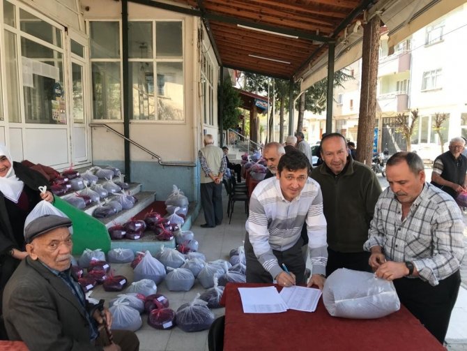 Simav’da Çiftçilere 3 Bin 500 Kilogram Yağlık Ayçiçeği Tohumu Dağıtıldı