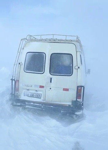 Mayıs Ayında Yağan Kar Ve Tipi Mahsur Bıraktı
