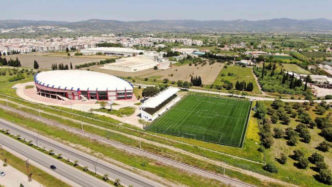Muradiye Futbol Sahasında Sona Yaklaşıldı