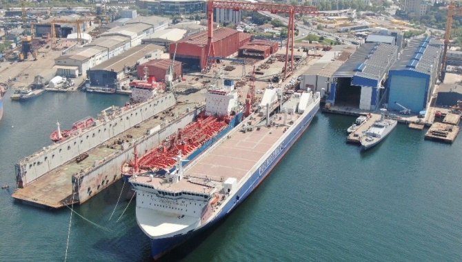 Tuzla’da Gemide Karbondioksit Sızıntısı Oldu, 4 İşçi Zehirlendi
