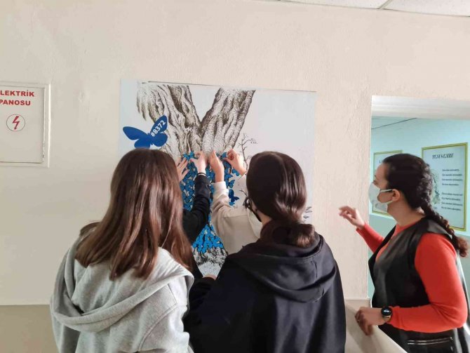 Öğretmenler, Srebrenitsa Katliamına Mavi Kelebekler İle Dikkat Çekti