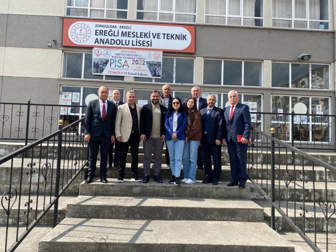 İ̇ş İnsanlarından 13 Başarılı Öğrenciye İş Garantisi