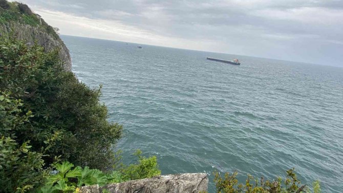 Lise Öğrencisi Kayalıklardan Denize Düştü