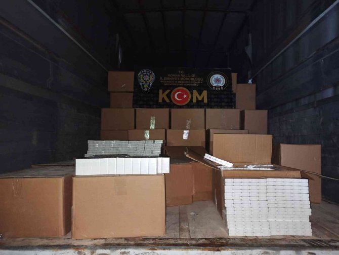 Durdurulan Kamyondan 294 Bin 950 Paket Kaçak Sigara Çıktı