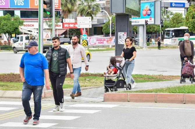 Adana’da Yayalar İçin 5 Adımda Güvenli Trafik" Sloganıyla Uygulama Gerçekleştirildi