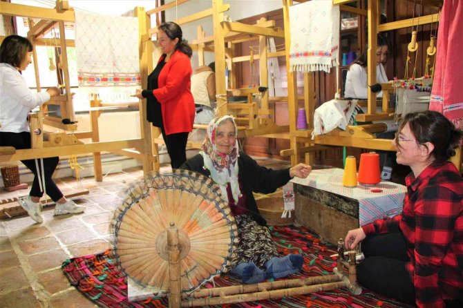 ‘Yassıçal Çuha Dokuması’nı Yeniden ’Yüksel’ten Nine
