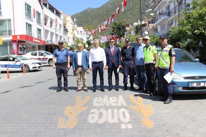 Kaş’ta “Yayalar İçin 5 Adımda Güvenli Trafik” Uygulaması Yapıldı