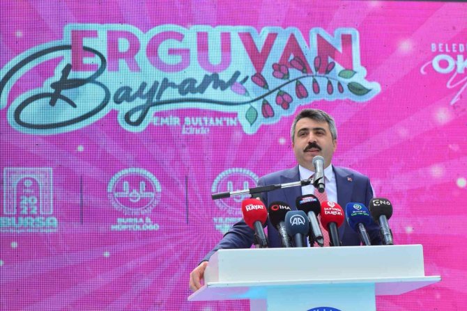 Bursa’da 600 Yıllık Erguvan Bayramı Yaşatılıyor