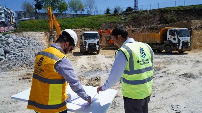 Başakşehir’de Güvercintepe Semt Polikliniği’nde Çalışmalar Sürüyor