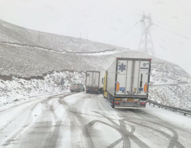 Van-hakkari Karayolu Binek Araçlara Açıldı