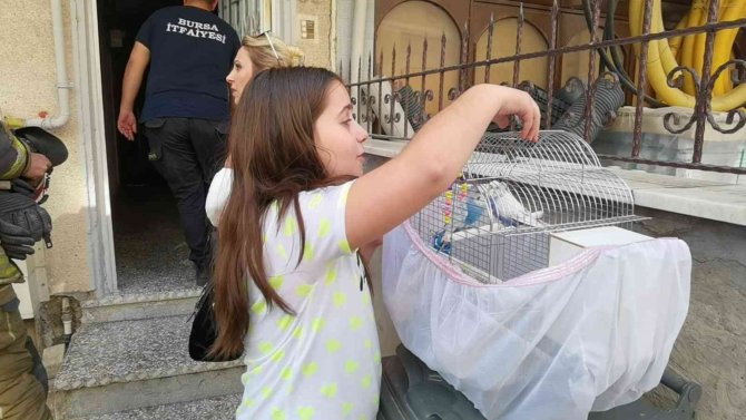 Küçük Elif’in Yüzünü İtfaiye Ekipleri Güldürdü