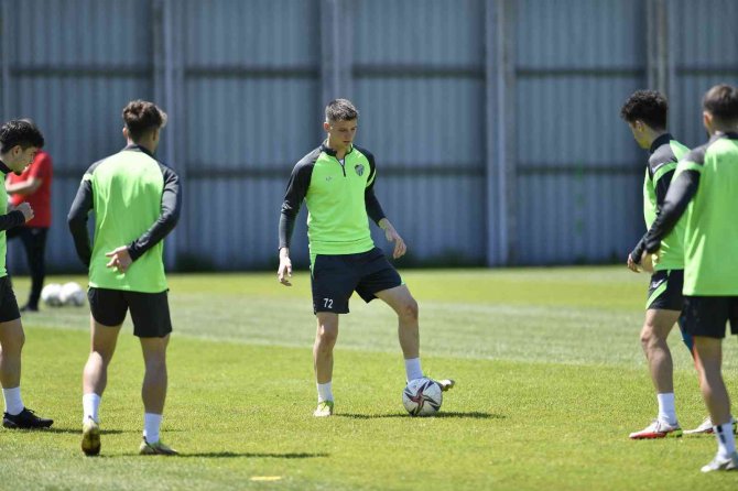 Ümraniyespor Maçı Hazırlıklarını Tamamlayan Bursaspor, Kampa Girdi