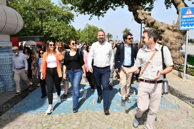 Çiğli Belediyesi’nden "Kadın Kadına" Tarihi Kemeraltı Gezisi