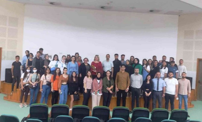 Çocuk Edebiyatının Günümüzdeki Durumunu Ele Aldılar