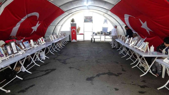Evlat Nöbeti 978’inci Gününde