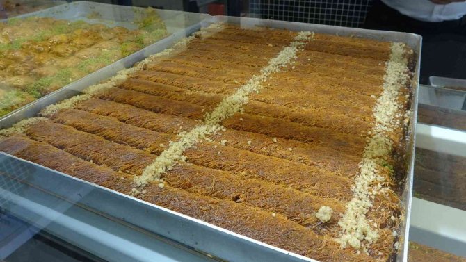 Diyarbakır’da Ramazan Ayı Ve Bayramında Tatlı Satışı 100 Tona Ulaştı