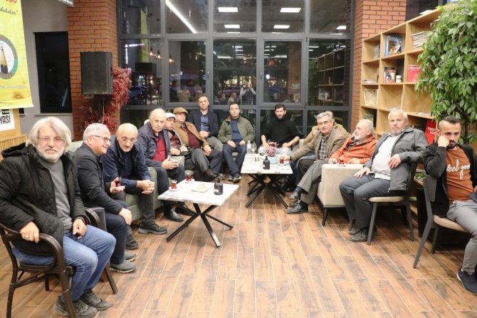 Millet Kıraathanesi’nde Şiir Gecesi