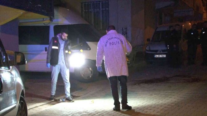 Esenyurt’ta Husumetlisini Sokak Ortasında Öldürdü