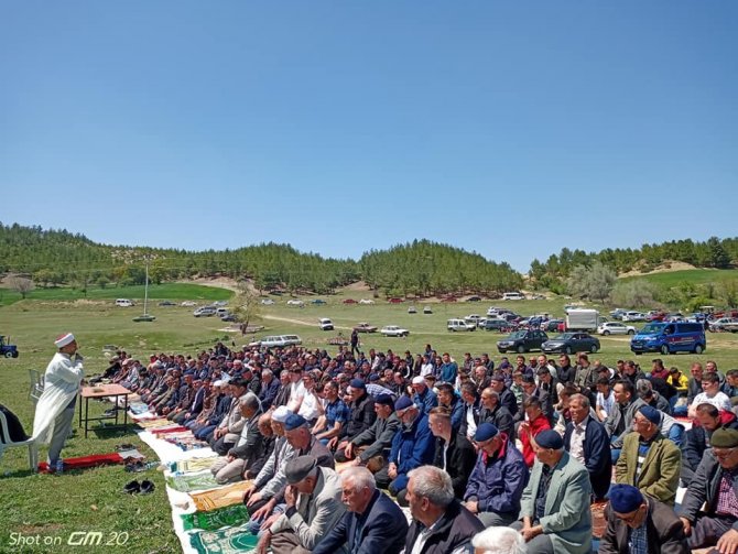 Gediz’de Köylüler Yağmur Ve Şükür Duasına Çıktı