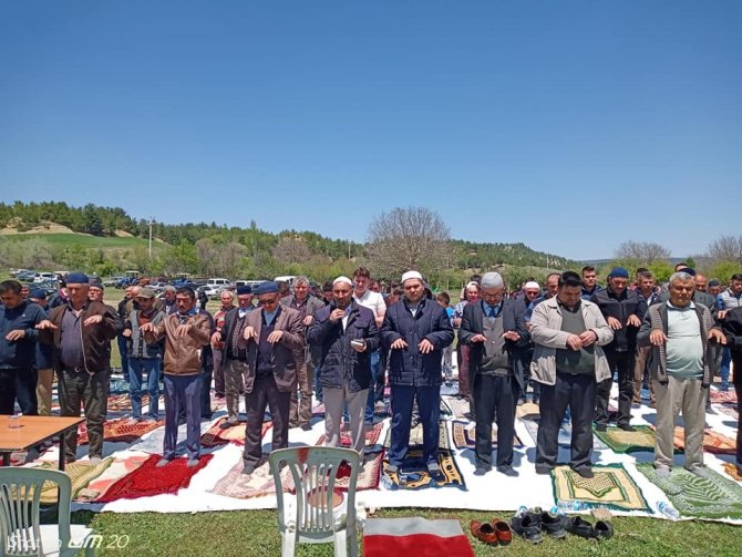 Gediz’de Köylüler Yağmur Ve Şükür Duasına Çıktı