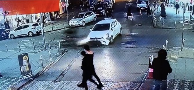 Zeytinburnu’nda Motosikletli Gençlerin Havaya Fırladığı Feci Kaza Kamerada