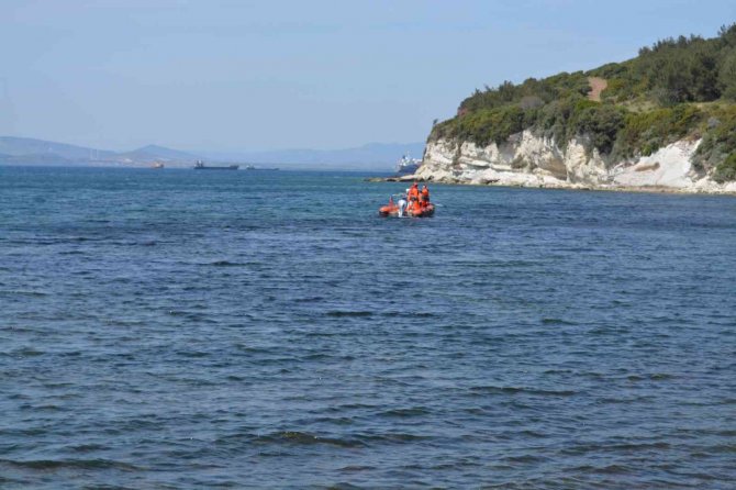 İ̇zmir’de Denizde Dalgıç Kıyafetli Ceset Bulundu