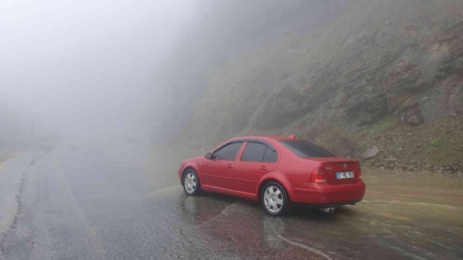 Kastamonu’da Sis Ve Sağanak Sürücülere Zor Anlar Yaşattı