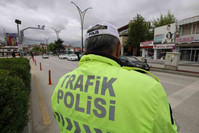 Vali Akın, Yaya Geçidi Kurallarını Anlattı