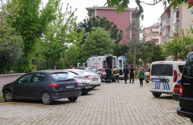 İ̇kinci Kattan Beton Zemine Düştü
