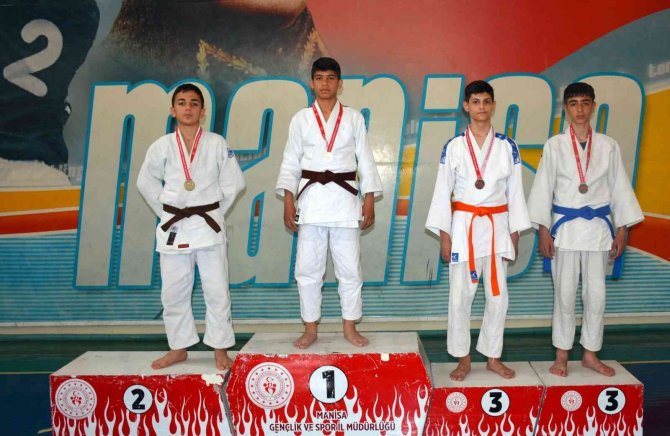 Manisa Bbsk’lı Judoculardan 18 Madalya