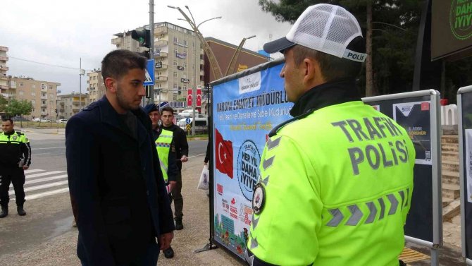 Mardin’de ’Yayalar İçin 5 Adımda Güvenli Trafik’ Mottosu Tanıtıldı