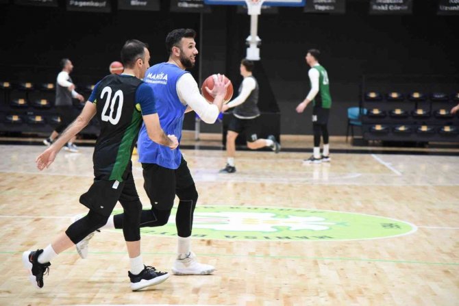 Şampiyon Manisa, Konya Maçına Hazırlanıyor