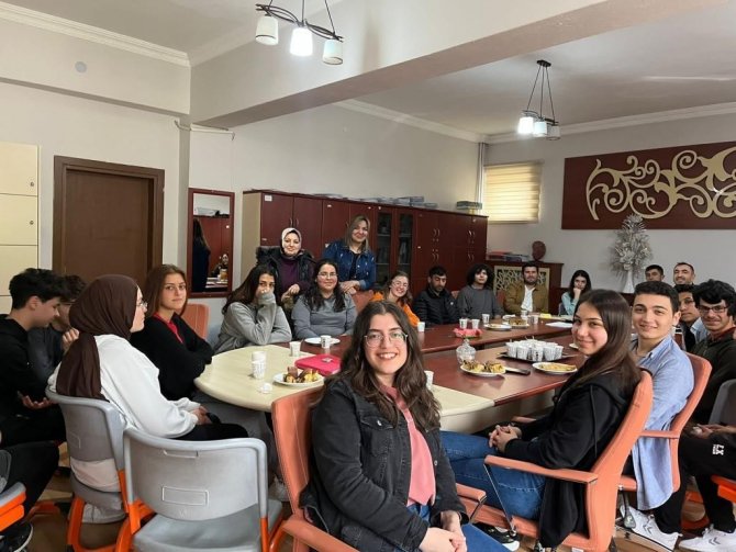 Osmancık’ta Lise Öğrencileri İle Mezunlar Buluştu