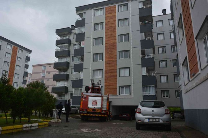 Evinde Uyuya Kalan Yaşlı Kadın İçin Ekipler Seferber Oldu