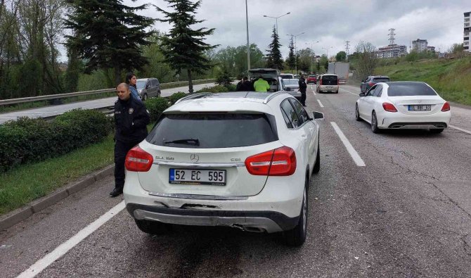 Zincirleme Kaza Trafiği Kilitledi