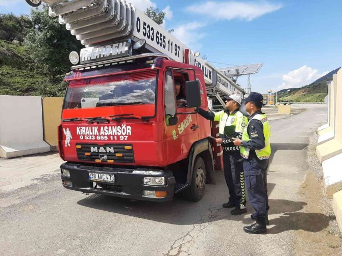 Sason’da ’Yayalar İçin 5 Adımda Güvenli Trafik’ Projesi Tanıtıldı