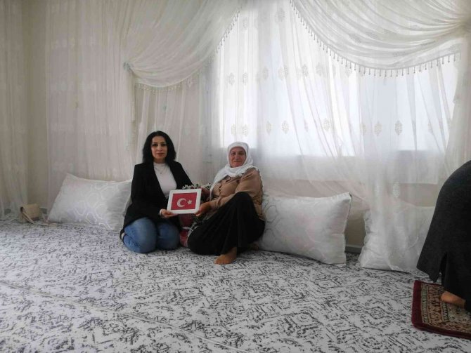 Silopi’de Anneler Gününde Şehit Anneleri Unutulmadı