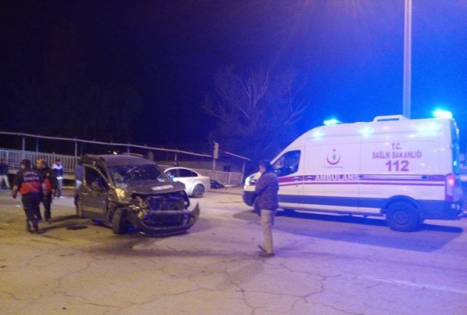 Sivas’ta Trafik Kazası: 1 Ölü, 2 Yaralı