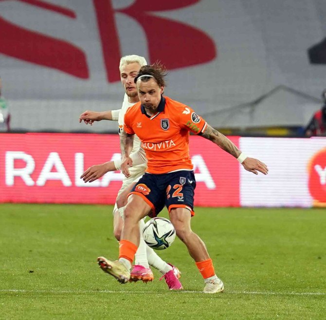 Spor Toto Süper Lig: Medipol Başakşehir: 0 - Galatasaray: 0 (Maç Sonucu)