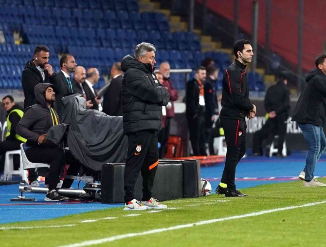 Spor Toto Süper Lig: Medipol Başakşehir: 0 - Galatasaray: 0 (Maç Sonucu)