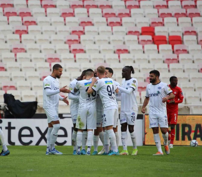 Spor Toto Süper Lig: Sivasspor: 1 - Kasımpaşa: 3 (Maç Sonucu)