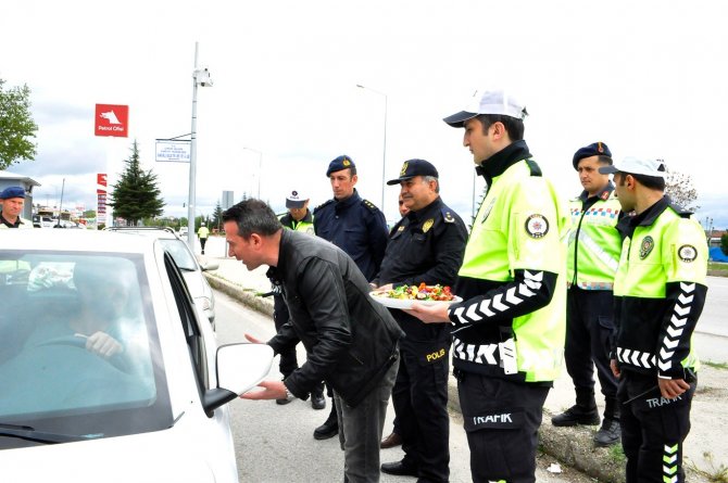 Kalmakam Görmüş’ten Sürücülere Emniyet Kemeri Uyarısı