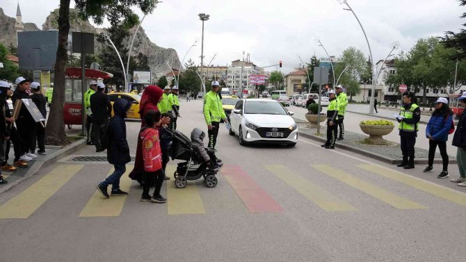 Tokat’ta Yayalar İçin Güvenli Trafik Uygulaması