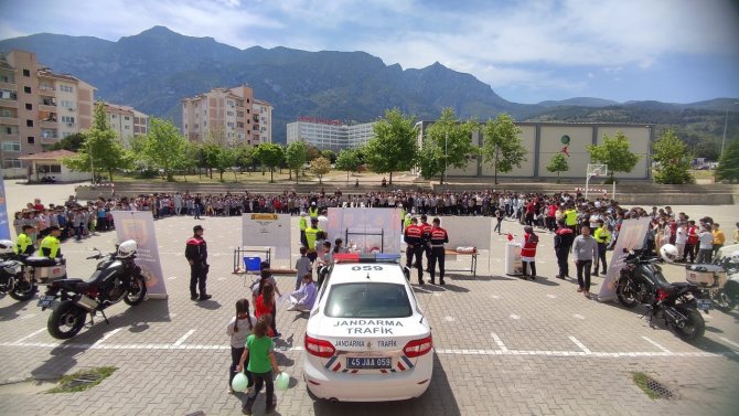 Türk Kızılay’dan Öğrencilere İlk Yardım Eğitimi
