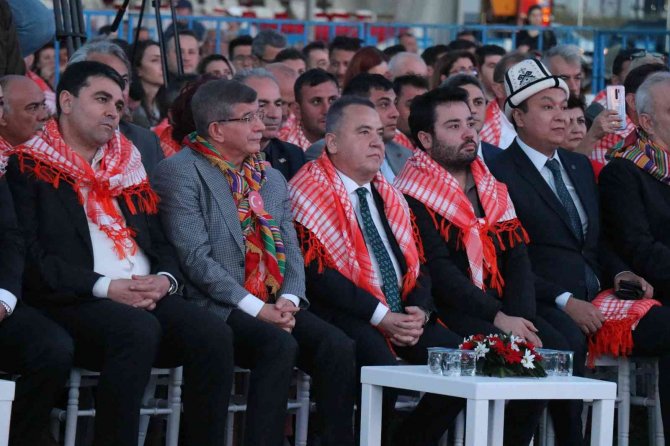 Başkan Böcek: "Toroslardan Tüten Dumanı Antalya’dan Dünyaya Yayıyoruz"