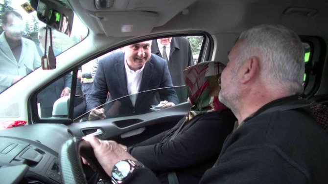 30 Yıldır Kaza Yapmayan Tır Şoförüne ‘Yılın Şoförü‘ Unvanı