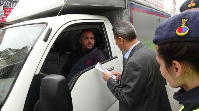 Validen Çocuğa Gülümseten Düdük Uyarısı