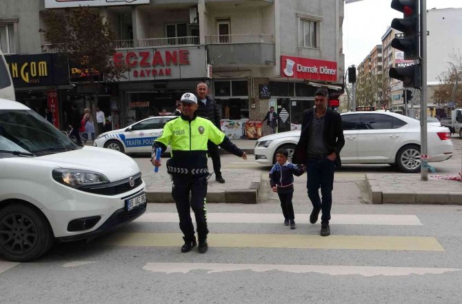 Van’da Trafik Haftası Nedeniyle Sürücüler Uyarıldı