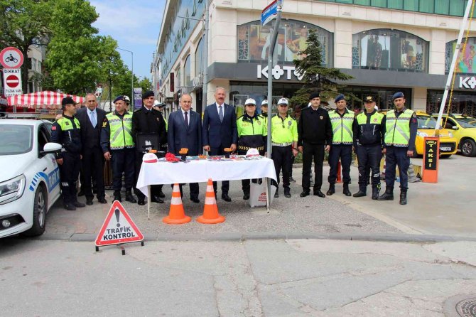 Yalova’da “Yayalar İ̇çin 5 Adımda Güvenli Trafik” Etkinliği